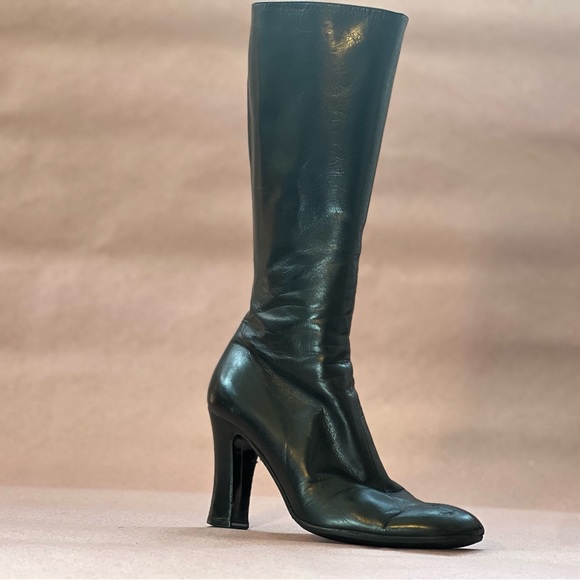Elegant Black Knee-High Heeled Boots - Picture 1 of 2